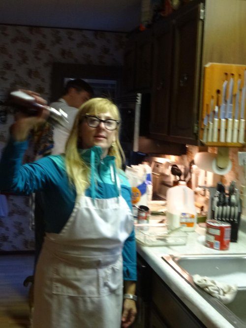 Kimmy on kitchen duty