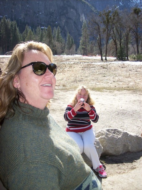 Mom and Melissa at picnic 