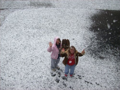 Lori and Melissa in the snow 