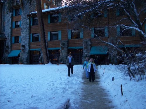 Family on trail outside of the Ahwahnee 