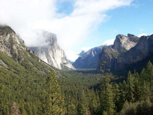 Yosemite Valley on a cold Autumn day 