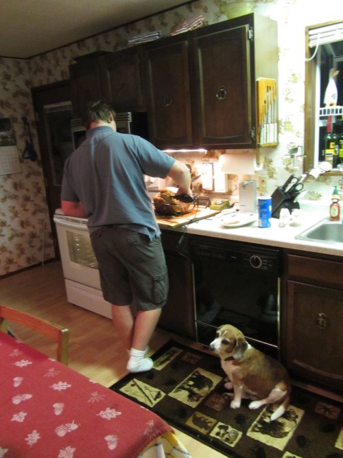 Jonny carving the turkey (supervised by Riley) 