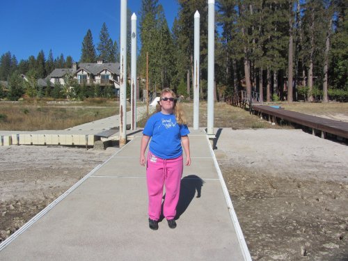 Melissa looking baggy 
