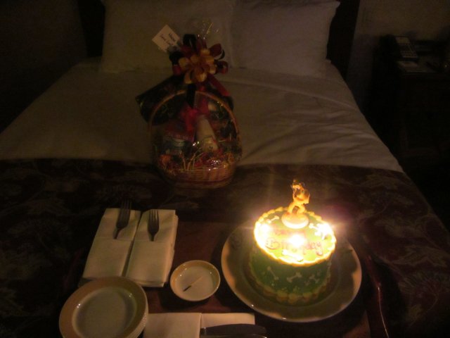 Dad's cake and gift basket