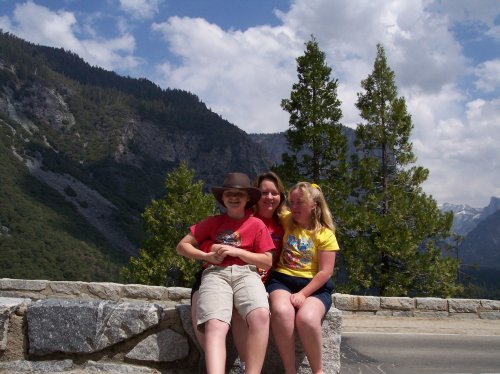 Jonny, Lori & Melissa at lookout 