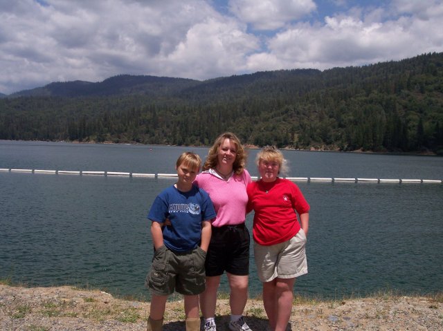 Jonny, Lori & Melissa 