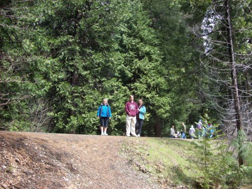 Family on trail to Mirror Lake 