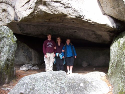 Jonny, Lori & Melissa in indian cave 