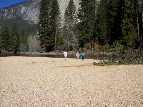 Family skipping stones 