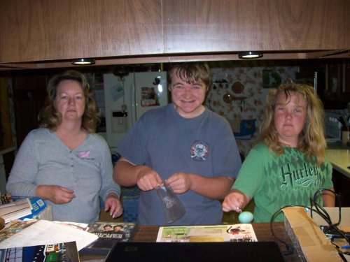 Family coloring eggs 