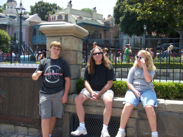 Jonny, Melissa & dad 