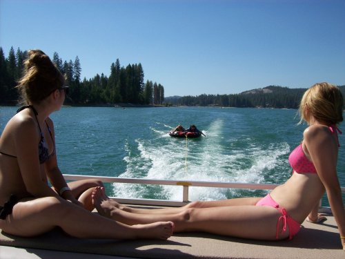 Melissa and Jonny on tube with Shane and her friend in foreground 