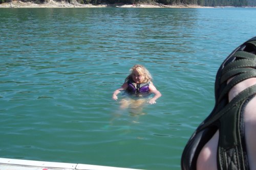 Melissa in the lake 