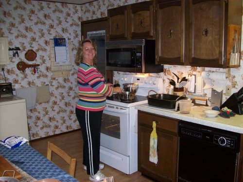 Mom and raccoon 