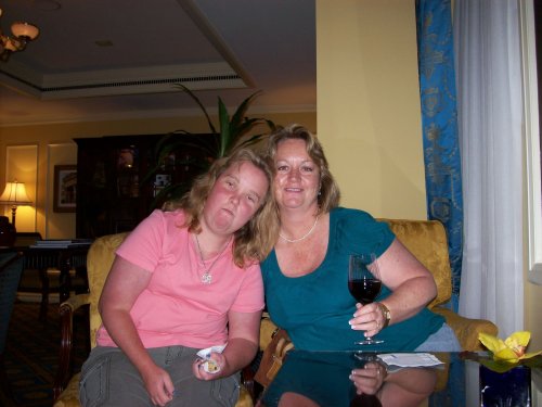 Melissa & Lori in the concierge lounge 
