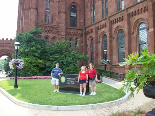 Jonny, Melissa & Lori at the Smithsonian 
