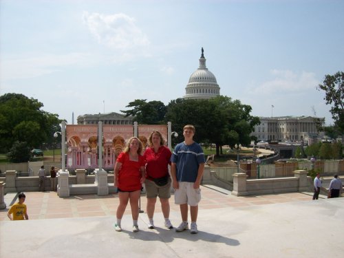 Lori & kids on front steps of the Library of Congress 