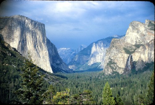 Yosemite Valley from tunnel 