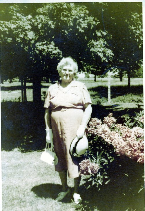 Dot at piano 